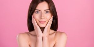 woman vitamin c serum