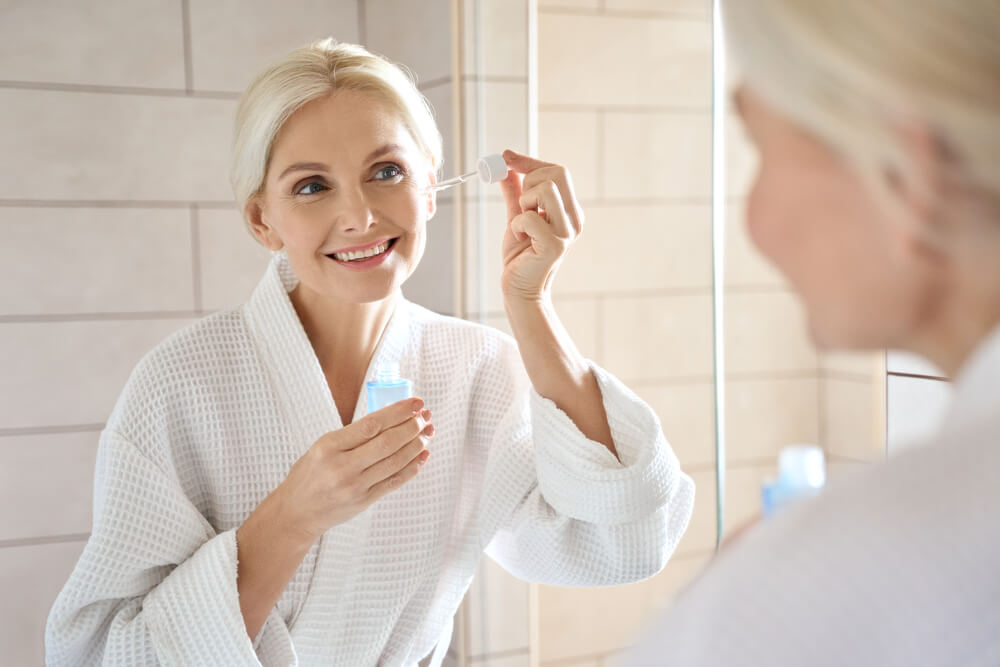 lady applying serum